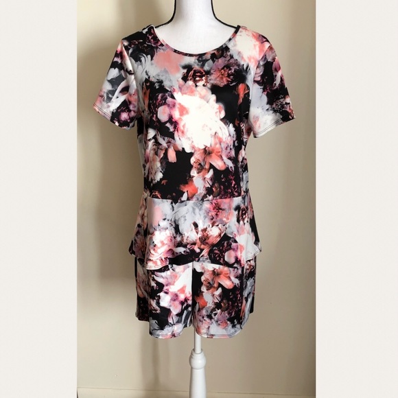 🔴 New plus size romper NWT Size 3X. - Picture 2 of 6